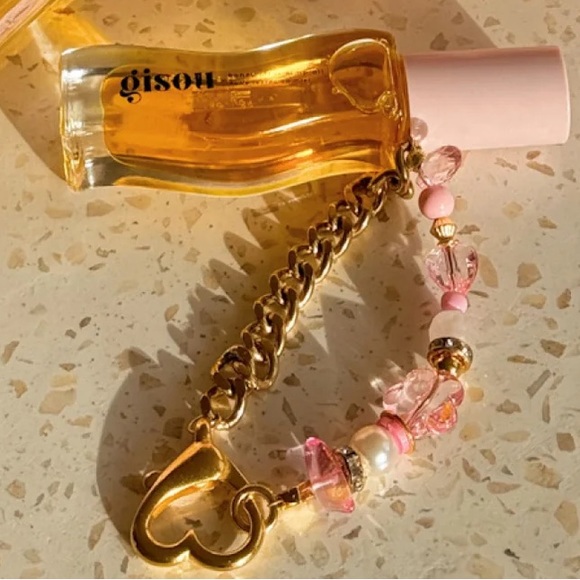 ❗️Sold ❗️Gisou Charm Chain🌸2023 Valentines Day Limited Edition - Picture 1 of 5